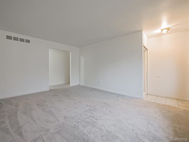 Builiding view eight for 21662 Flanders, Farmington, MI. 48335