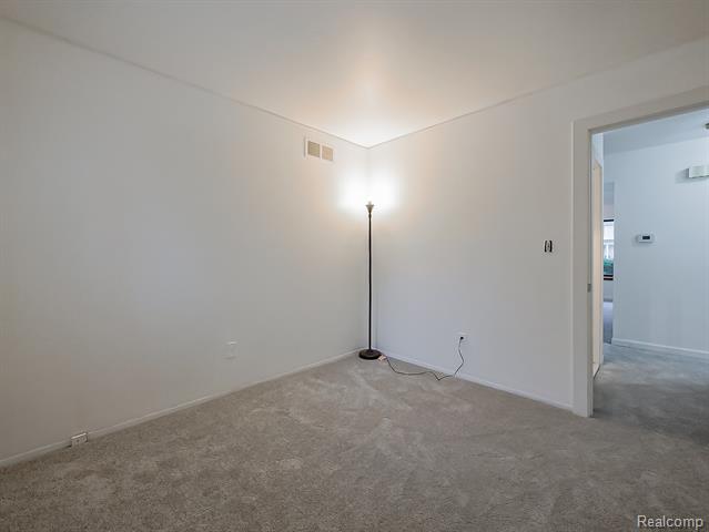 Builiding view nineteen for 21662 Flanders, Farmington, MI. 48335