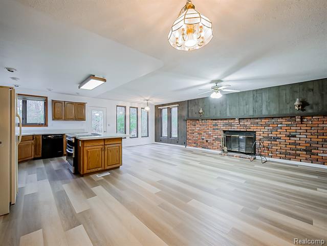 Builiding view one for 21662 Flanders, Farmington, MI. 48335