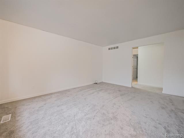 Builiding view seven for 21662 Flanders, Farmington, MI. 48335