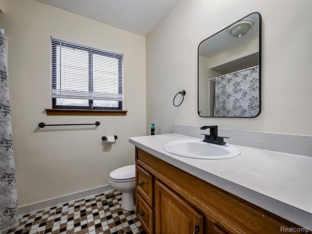 Builiding view ten for 21662 Flanders, Farmington, MI. 48335