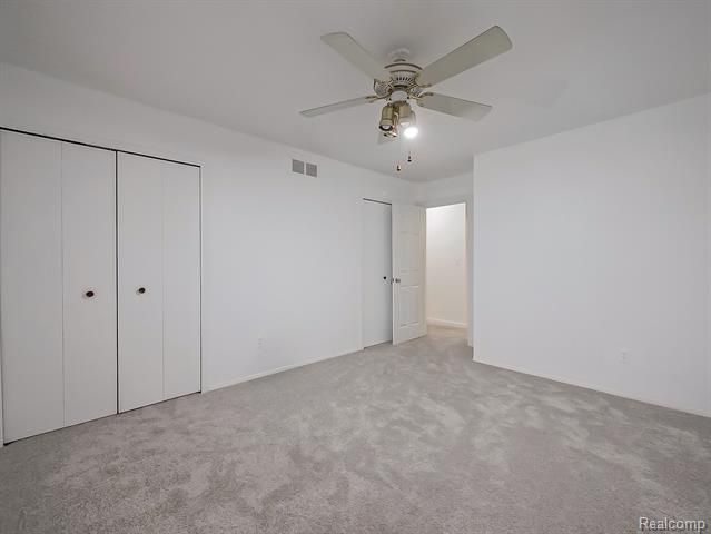 Builiding view thirteen for 21662 Flanders, Farmington, MI. 48335