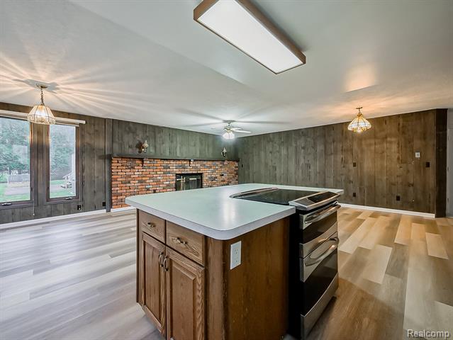 Builiding view three for 21662 Flanders, Farmington, MI. 48335