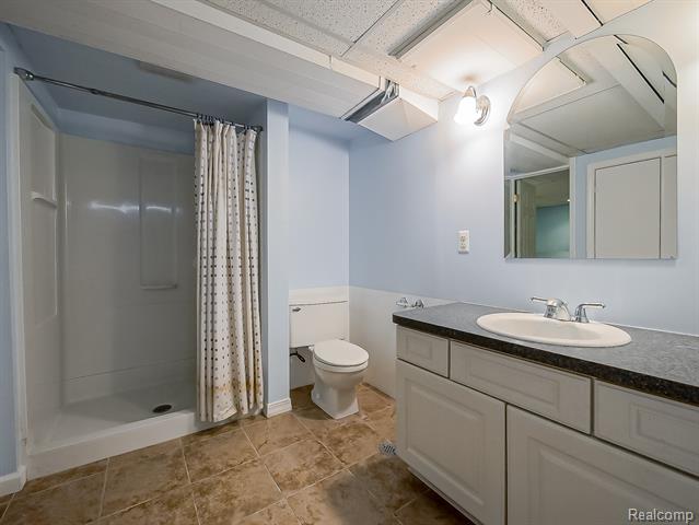 Builiding view twenty three for 21662 Flanders, Farmington, MI. 48335