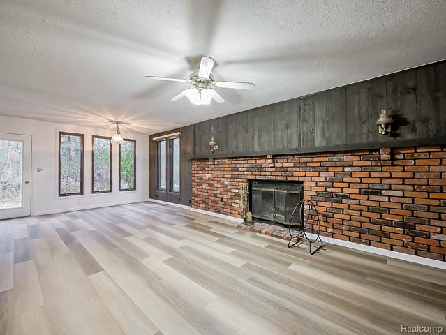 Builiding view two for 21662 Flanders, Farmington, MI. 48335