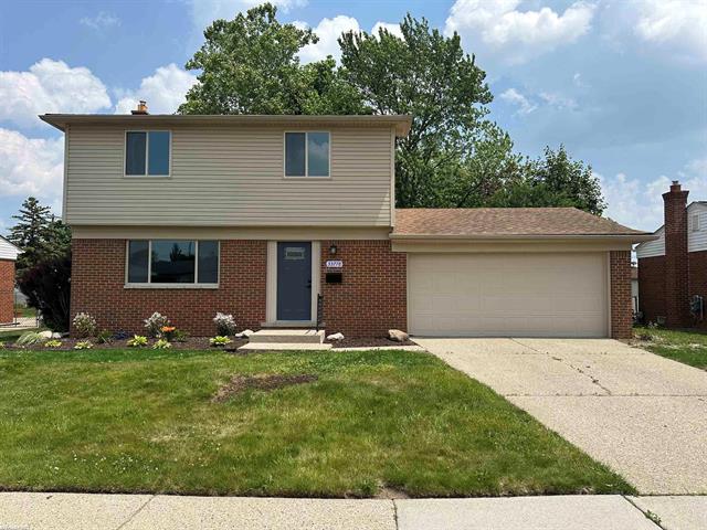 front view for 33778 Fraser Avenue, Fraser, Mi. 48026