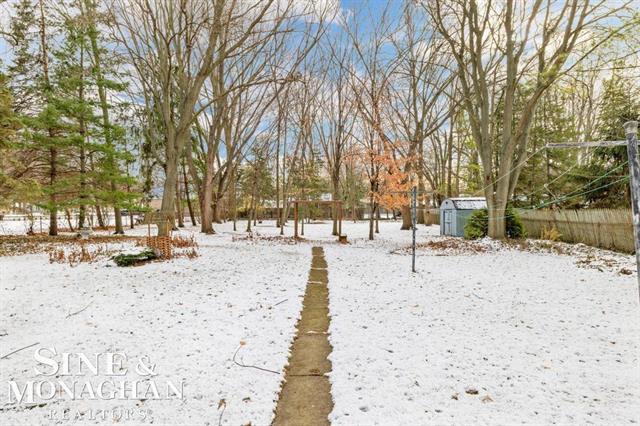 Builiding view thirty three for 5280 Kreger, Sterling Heights, MI. 48310