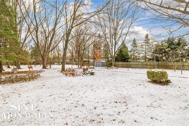 Builiding view thirty two for 5280 Kreger, Sterling Heights, MI. 48310