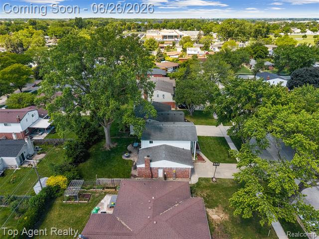 Builiding view fifty one for 11134 Fairway, Sterling Heights, MI. 48312