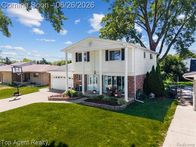 Builiding view forty five for 11134 Fairway, Sterling Heights, MI. 48312