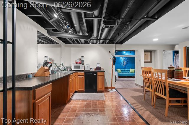 Builiding view thirty five for 11134 Fairway, Sterling Heights, MI. 48312