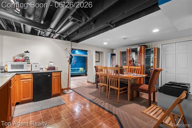 Builiding view thirty six for 11134 Fairway, Sterling Heights, MI. 48312