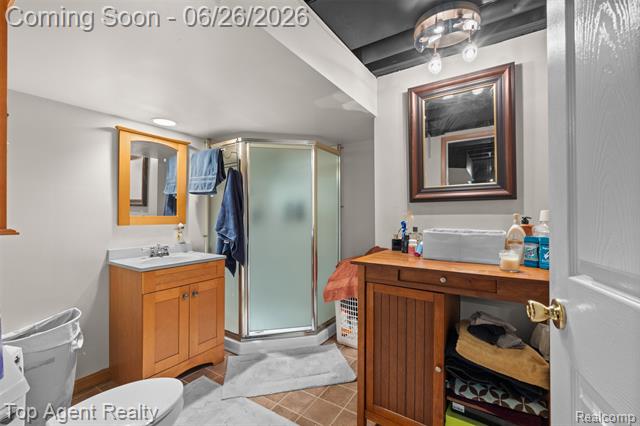 Builiding view thirty two for 11134 Fairway, Sterling Heights, MI. 48312