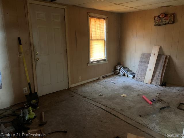 Builiding view five for 33961 Louise, Clinton Township, MI. 48035