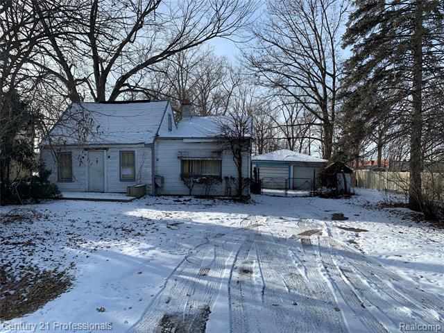 Builiding view two for 33961 Louise, Clinton Township, MI. 48035