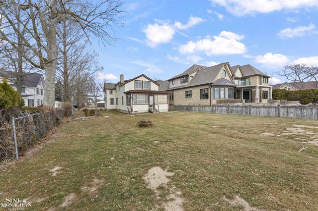 Builiding view nineteen for 34590 Jefferson, Harrison Township, MI. 48045