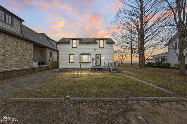 Builiding view sixteen for 34590 Jefferson, Harrison Township, MI. 48045