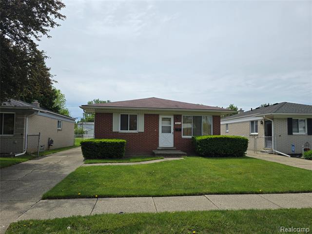 front view for 19526 Gaynon, Clinton Township, Mi. 48035