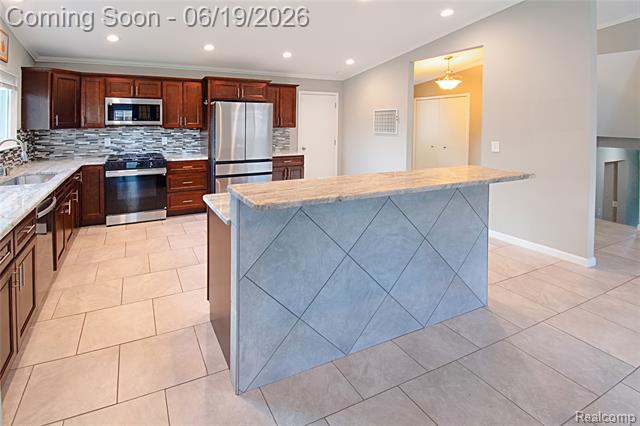 Builiding view two for 12137 Volpe, Sterling Heights, MI. 48312