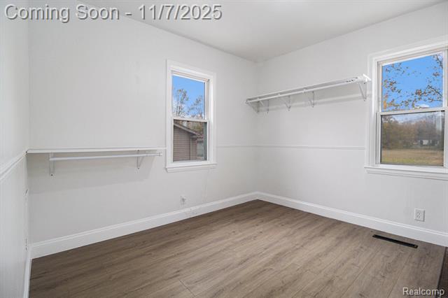 Builiding view ten for 5555 Kreger, Sterling Heights, MI. 48310