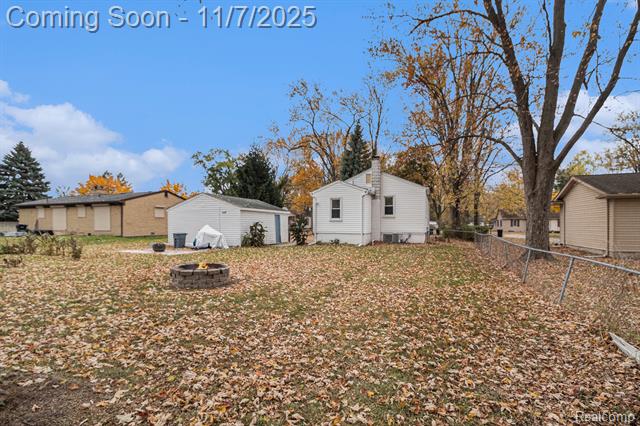 Builiding view twelve for 5555 Kreger, Sterling Heights, MI. 48310