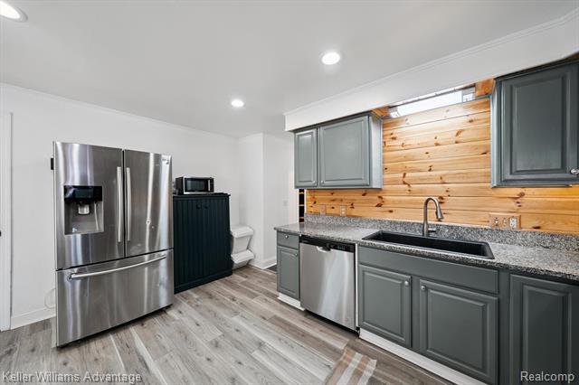 Builiding view fourteen for 21526 Oxford, Farmington, MI. 48336
