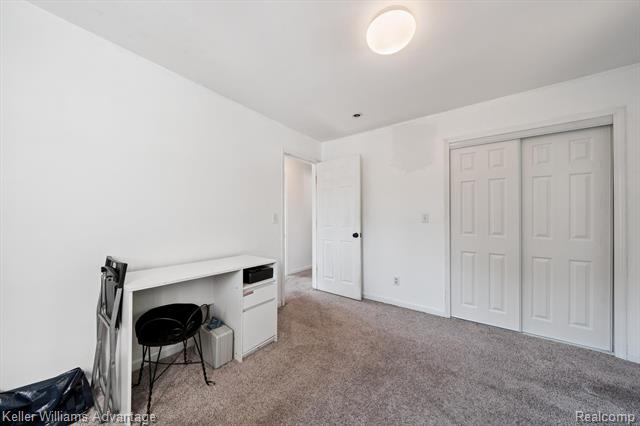 Builiding view twenty nine for 21526 Oxford, Farmington, MI. 48336