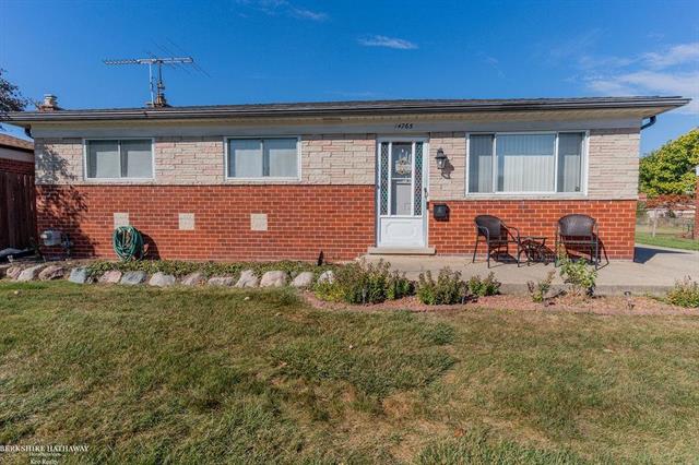 front view for 14765 Chippewa, Warren, Mi. 48088