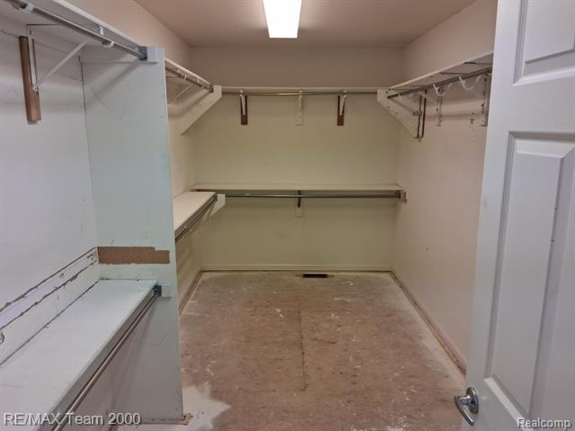 Builiding view thirty five for 34495 Orsini, Sterling Heights, MI. 48312