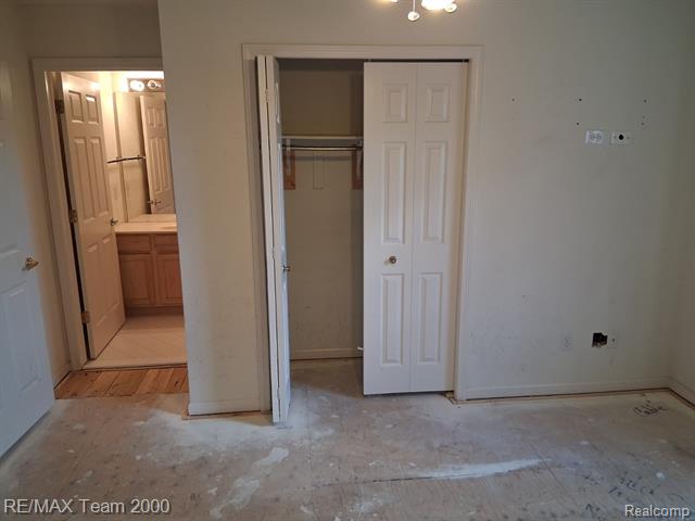 Builiding view thirty one for 34495 Orsini, Sterling Heights, MI. 48312