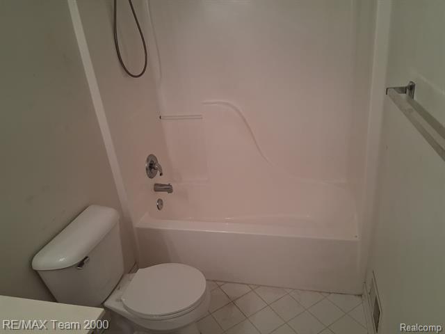 Builiding view thirty for 34495 Orsini, Sterling Heights, MI. 48312