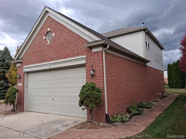 Builiding view two for 34495 Orsini, Sterling Heights, MI. 48312