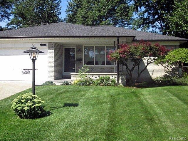 front view picture of 35091 Cavant Dr, Sterling Heights, MI. 48310