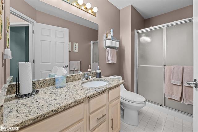 Builiding view eighteen for 34166 Birchway, Sterling Heights, MI. 48312