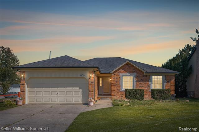 front view picture of 35024 Brighton Dr, Sterling Heights, MI. 48310