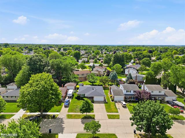 Builiding view forty for 34265 Greentrees Roa, Sterling Heights, MI. 48312