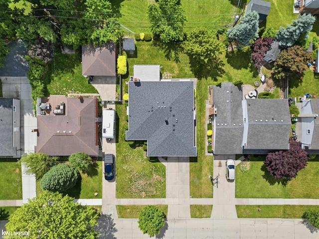 Builiding view four for 34265 Greentrees Roa, Sterling Heights, MI. 48312