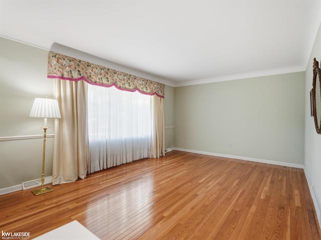 Builiding view nine for 34265 Greentrees Roa, Sterling Heights, MI. 48312