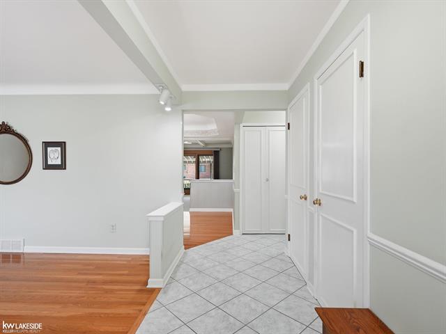 Builiding view six for 34265 Greentrees Roa, Sterling Heights, MI. 48312