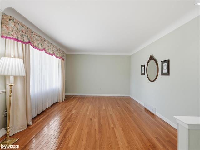 Builiding view ten for 34265 Greentrees Roa, Sterling Heights, MI. 48312