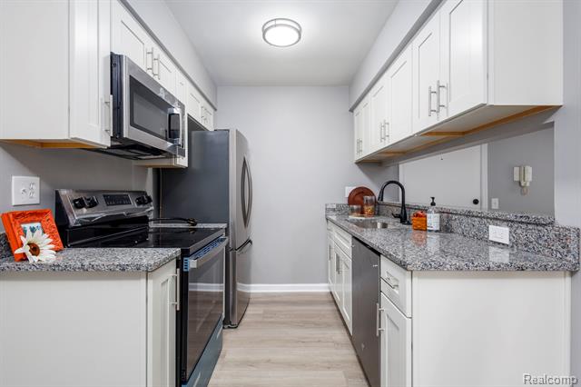 Builiding view ten for 11845 Ina, Sterling Heights, MI. 48312