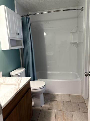 Builiding view nineteen for 4384 E 15 Mile, Sterling Heights, MI. 48310
