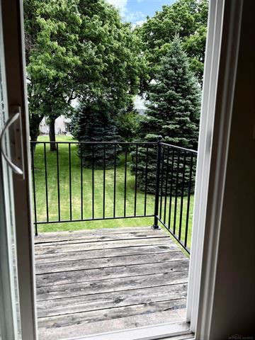Builiding view seventeen for 4384 E 15 Mile, Sterling Heights, MI. 48310