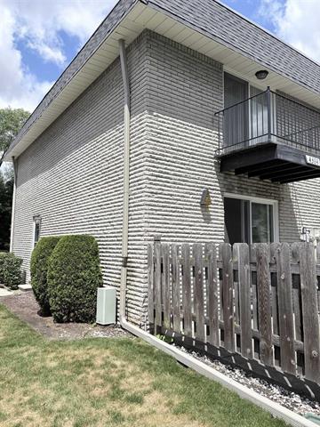 Builiding view two for 4384 E 15 Mile, Sterling Heights, MI. 48310