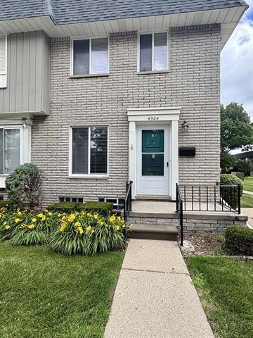 front view for 4384 E 15 Mile Rd, Sterling Heights, Mi. 48310