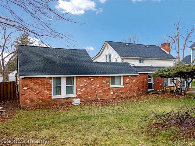 Builiding view forty three for 21560 Collingham, Farmington, MI. 48336