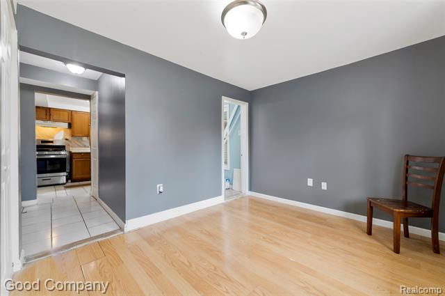 Builiding view seven for 21560 Collingham, Farmington, MI. 48336