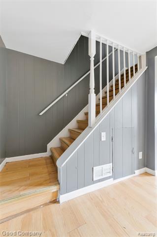 Builiding view ten for 21560 Collingham, Farmington, MI. 48336