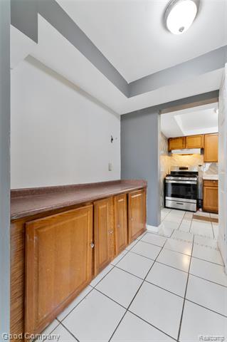 Builiding view thirteen for 21560 Collingham, Farmington, MI. 48336