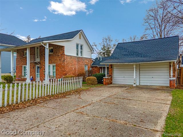Builiding view thirty six for 21560 Collingham, Farmington, MI. 48336